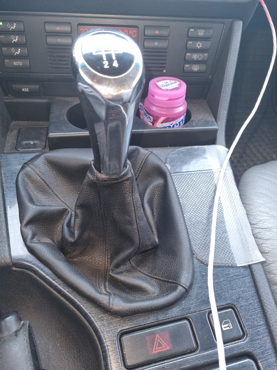 Мелочь, а приятно чехол кпп — BMW 5 series (E39), 2,5 л, 1996 года ...