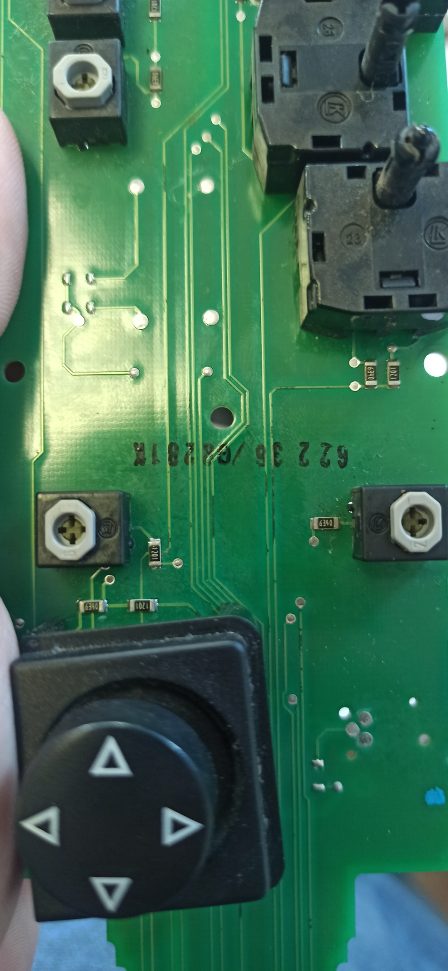 Ремонт кнопки опускания ремня на блоке кнопок регулировки сидения ...