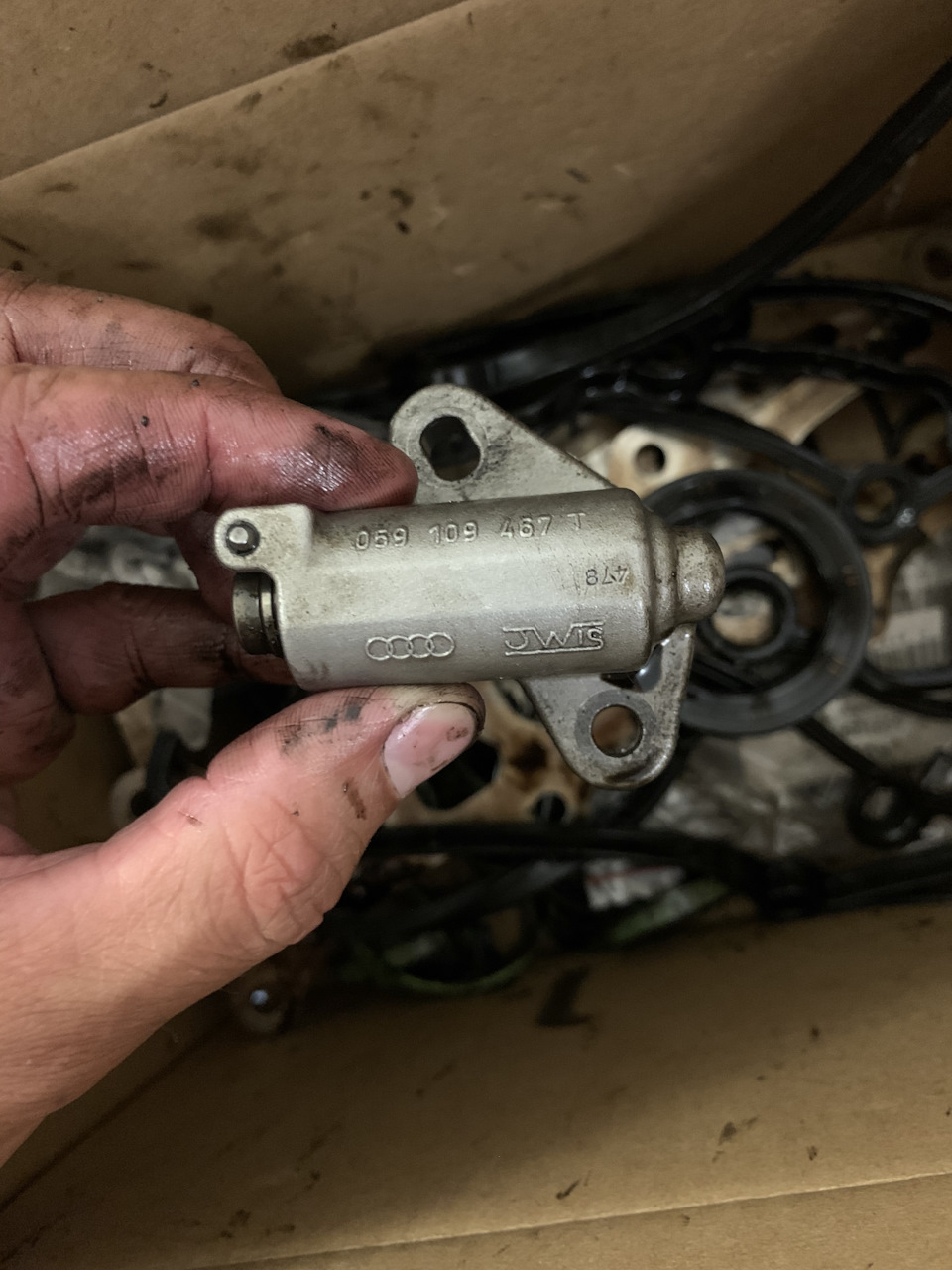 Натяжитель цепи старой ревизии орига. — Porsche Cayenne (2G) 958