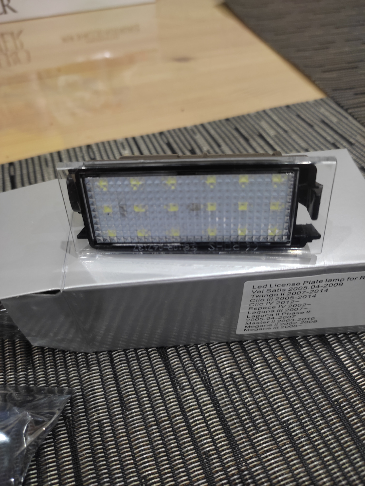 Подсветка номера — Renault Megane II, 1,4 л., 2008 года | электроника ...