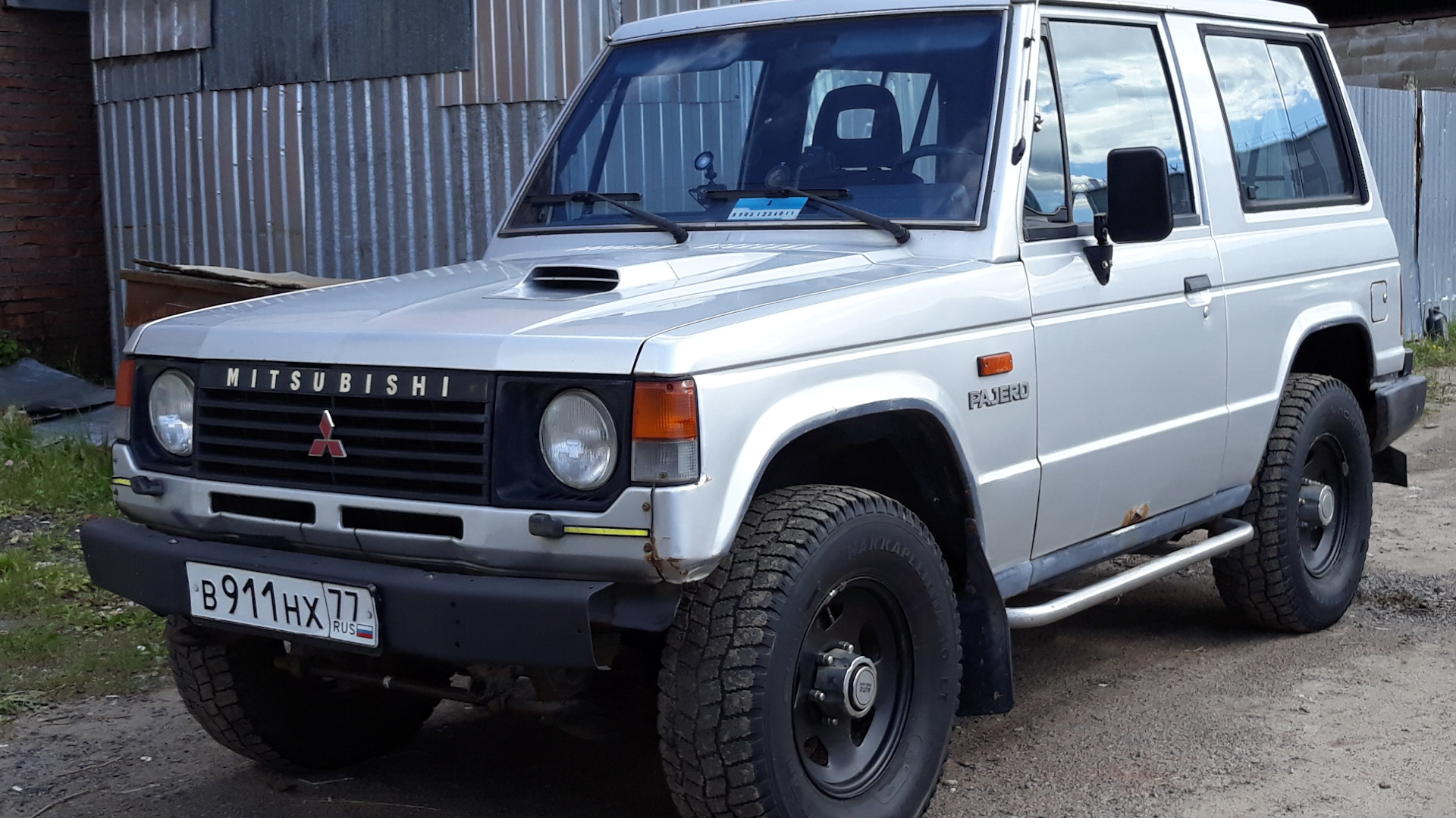 Митсубиси паджеро 1. Mitsubishi Pajero II 1990. Мицубиси Паджеро 1990. Mitsubishi Pajero 1990 года. Паджеро 1 1990.