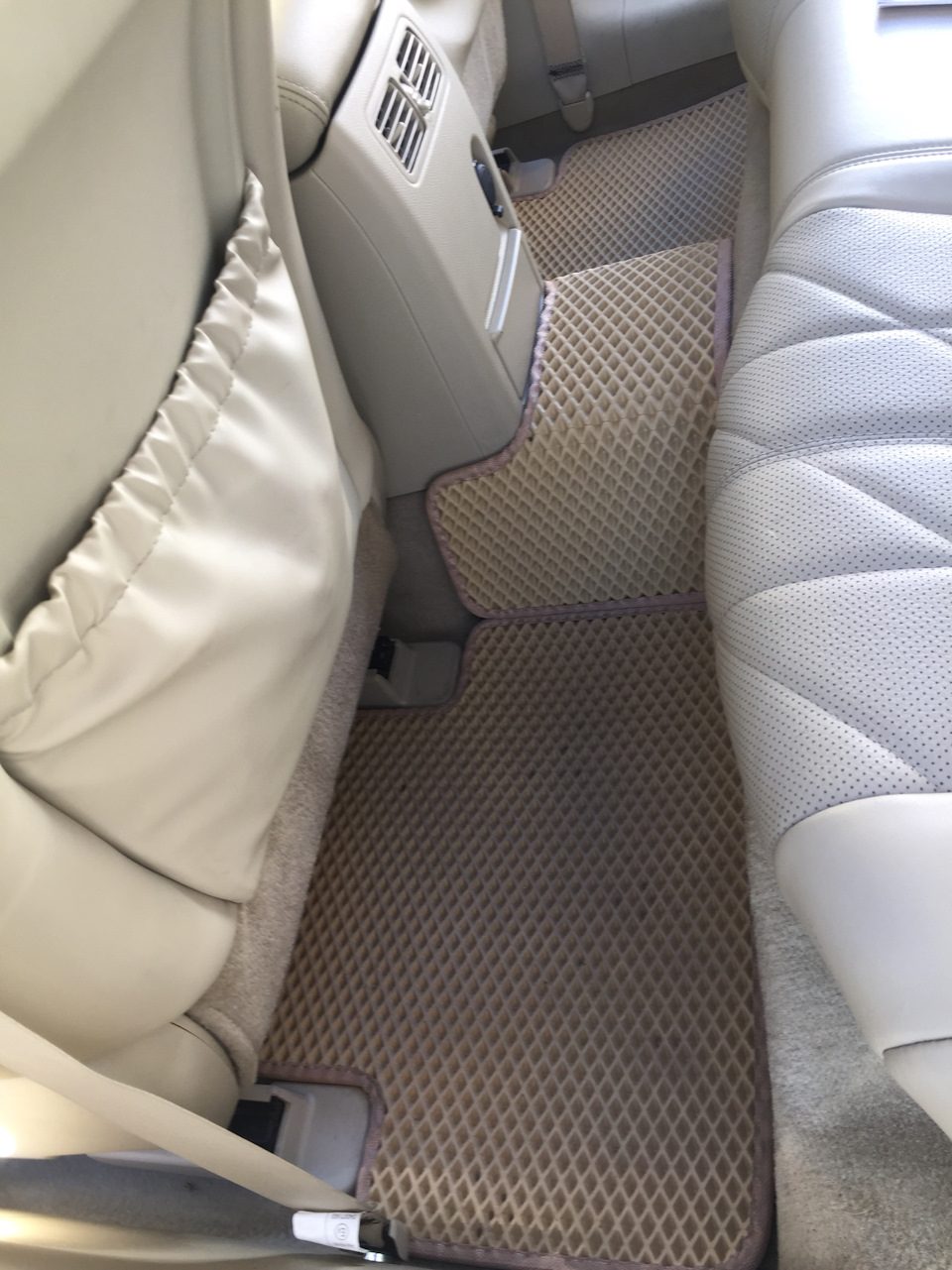 kovriki v salon infiniti fx 3 7 l