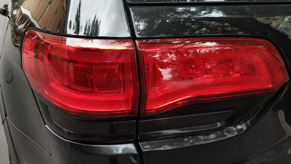 Удалил колхозную тонировку с задних фонарей и полирнул их — Jeep Grand ...