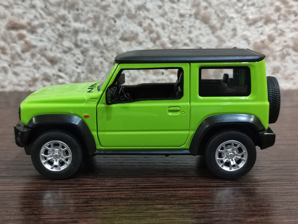 модель suzuki jimny 1 43