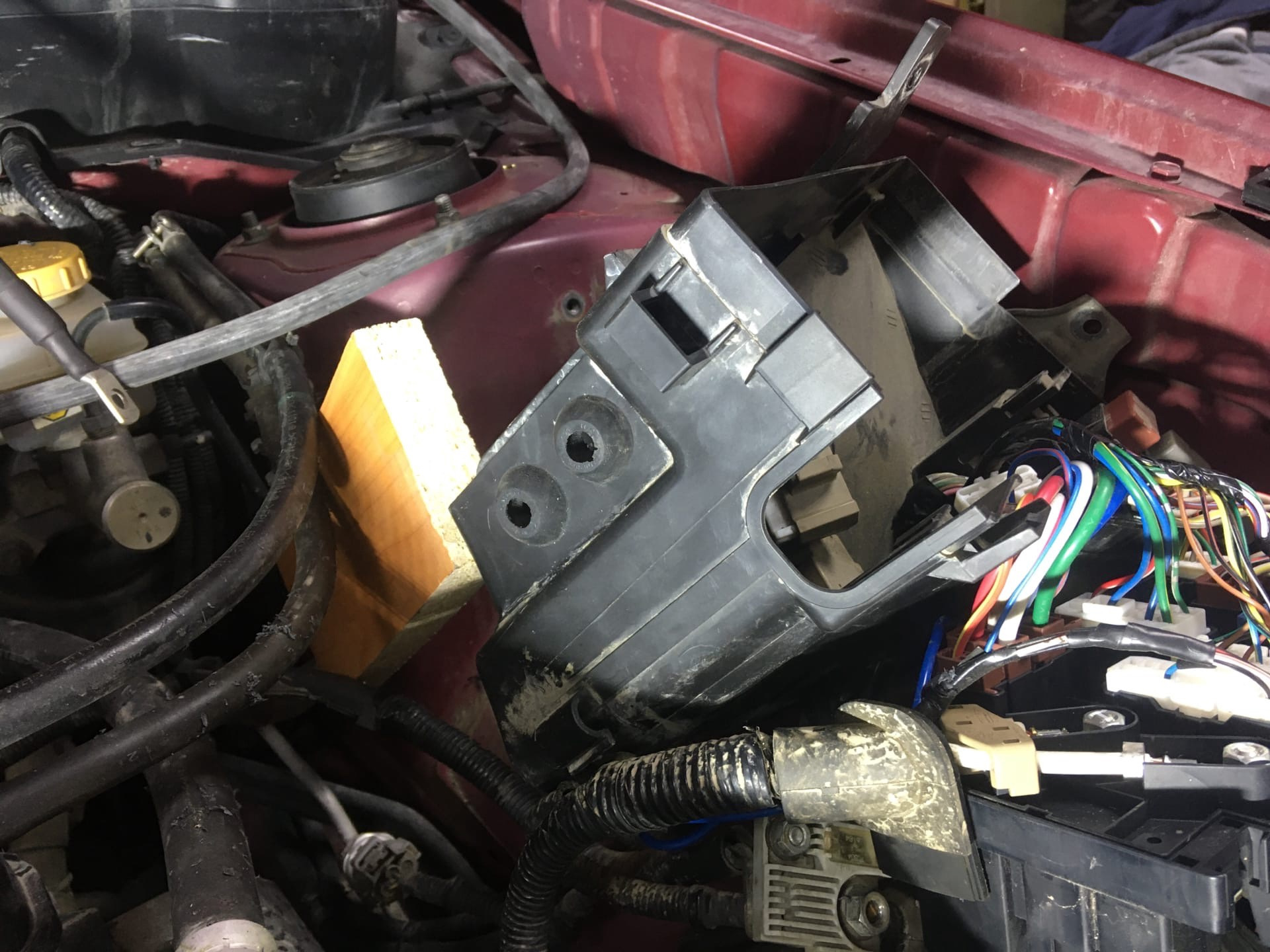 19. Установка сабвуфера. Часть 1 — проводка под капотом. — Subaru ...