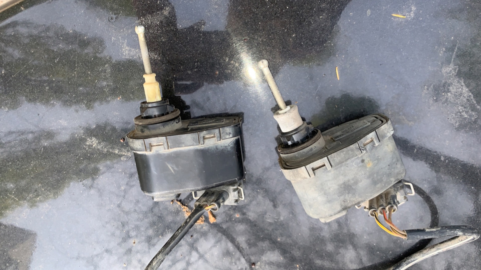 Установка электрорегулировки фар Audi 100 c4 — Audi 100 (C4), 2,3 л ...