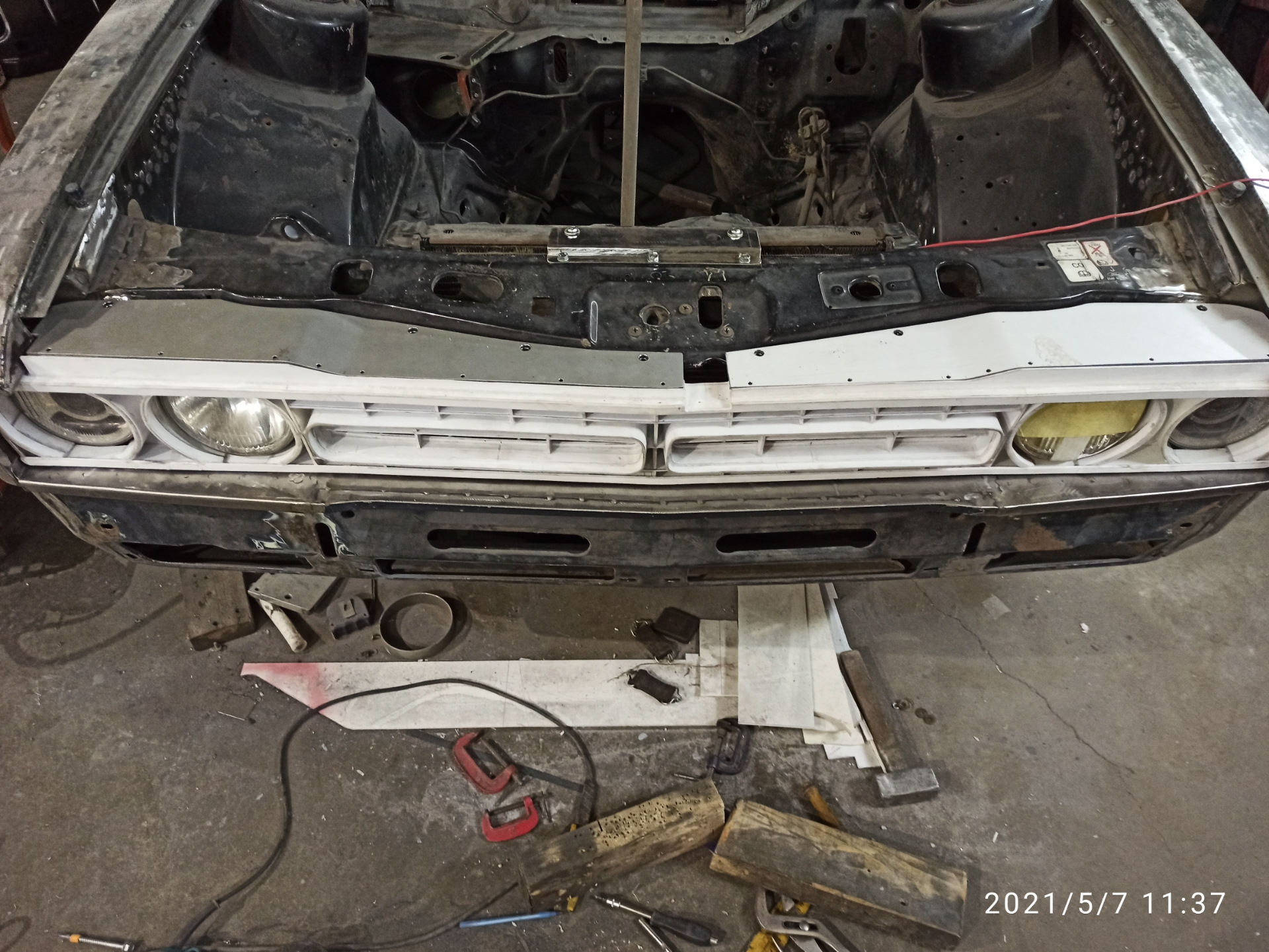 Часть 37 К решетке радиатора — Ford Capri (Mk3), 2 л., 1981 года ...