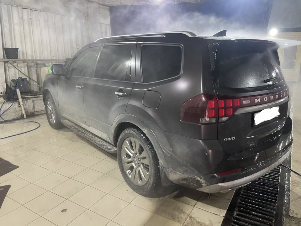Photo from the logbook KIA Mohave (HM2)