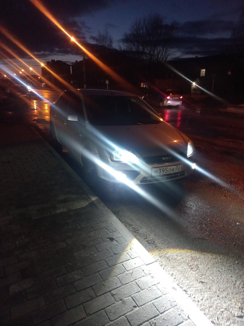 Линзованные туманки + американки — Ford Focus Sedan II, 2 л, 2006 года ...