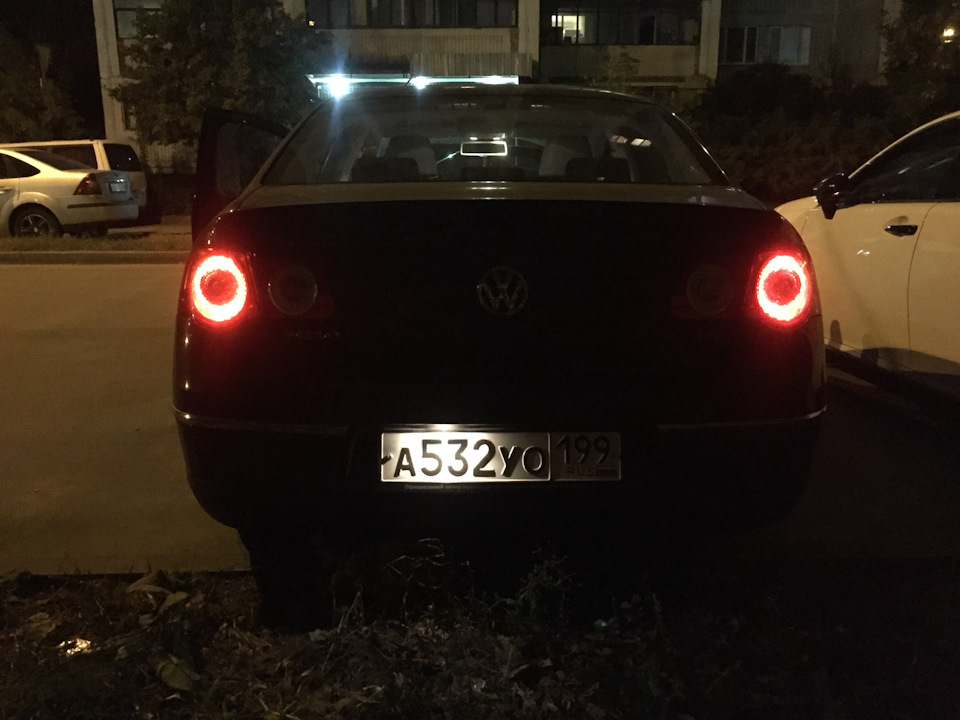 Дополнительный стоп сигнал — Volkswagen Passat B6, 1,8 л, 2009 года ...