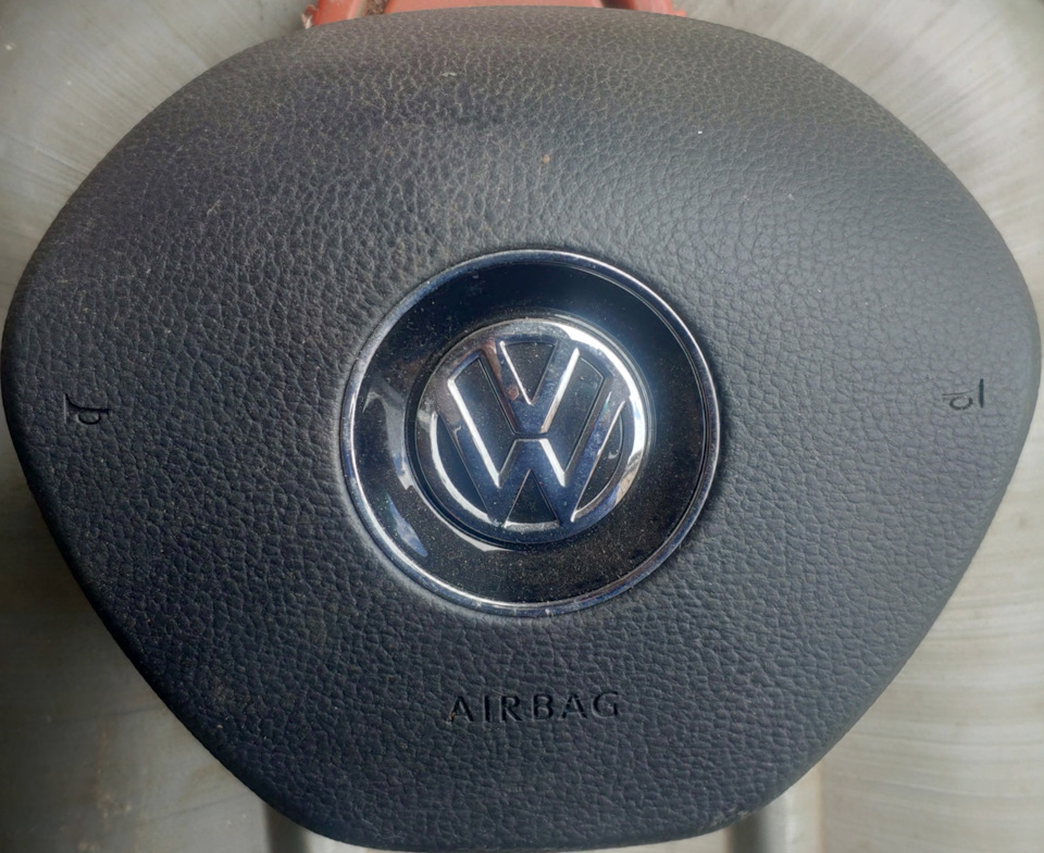 Руль в комплекте с подушкой на Volkswagen Polo Sedan. Б/у | 20 000 ₽ в ...