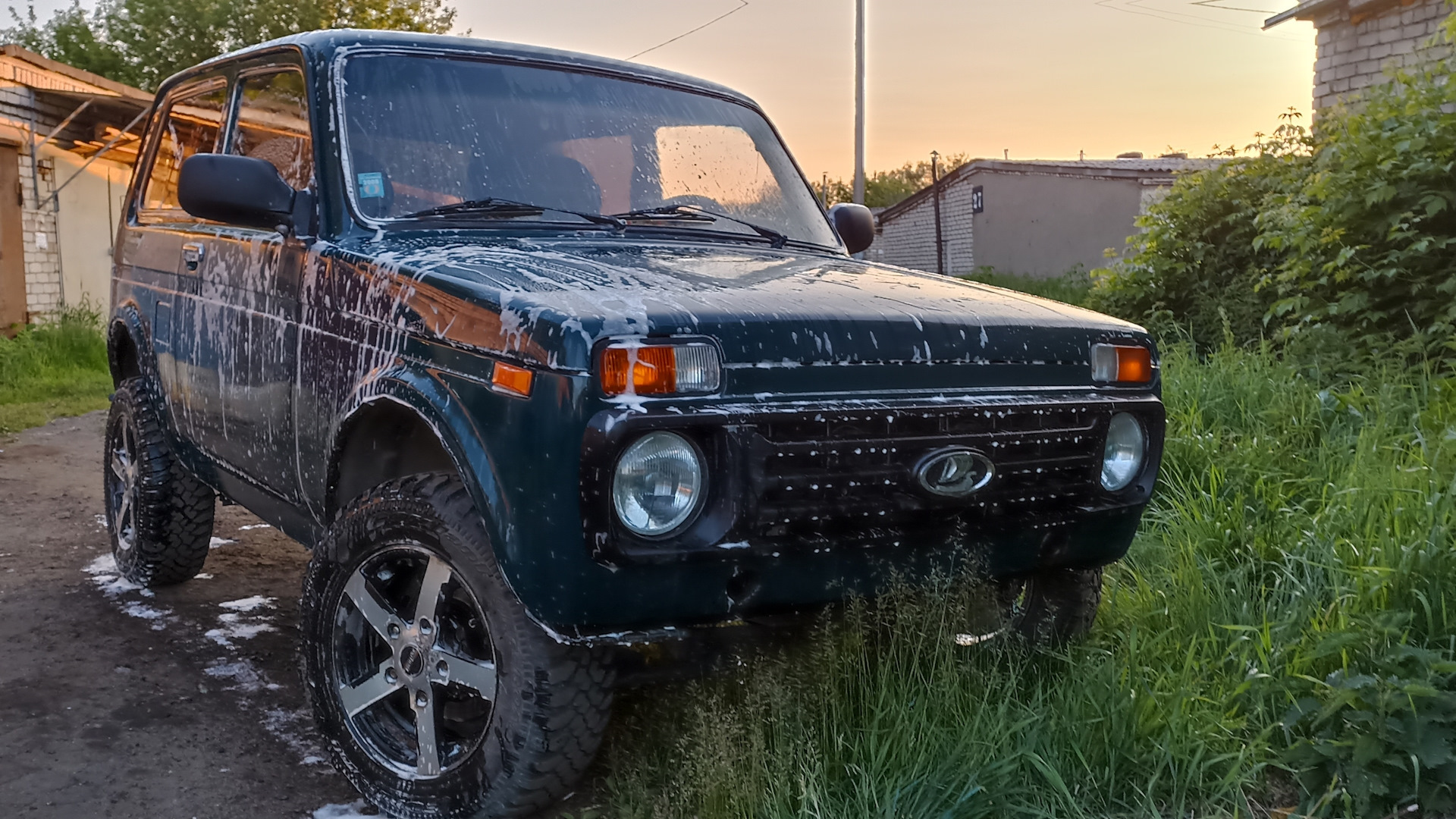 Продана. Борт журнал закрыт. — Lada 4x4 3D, 1,7 л, 2002 года | продажа  машины | DRIVE2