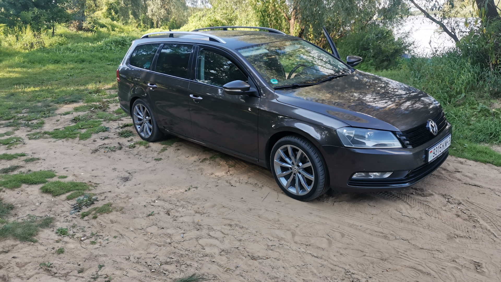 Продажа Volkswagen Passat Variant (B7) 2013 (дизель, МКПП) — с историей  обслуживания — DRIVE2.RU