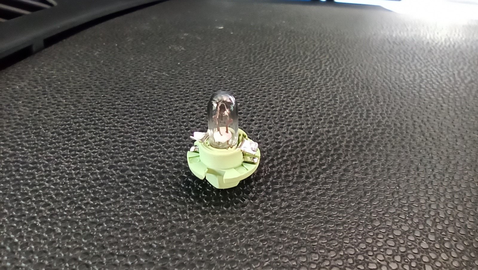 Лампа бк215-225-100. Бортовые лампы. Лампа ближнего света mazda 3 2006. Лампа бк13п. Лампа дальнего света mazda 3.