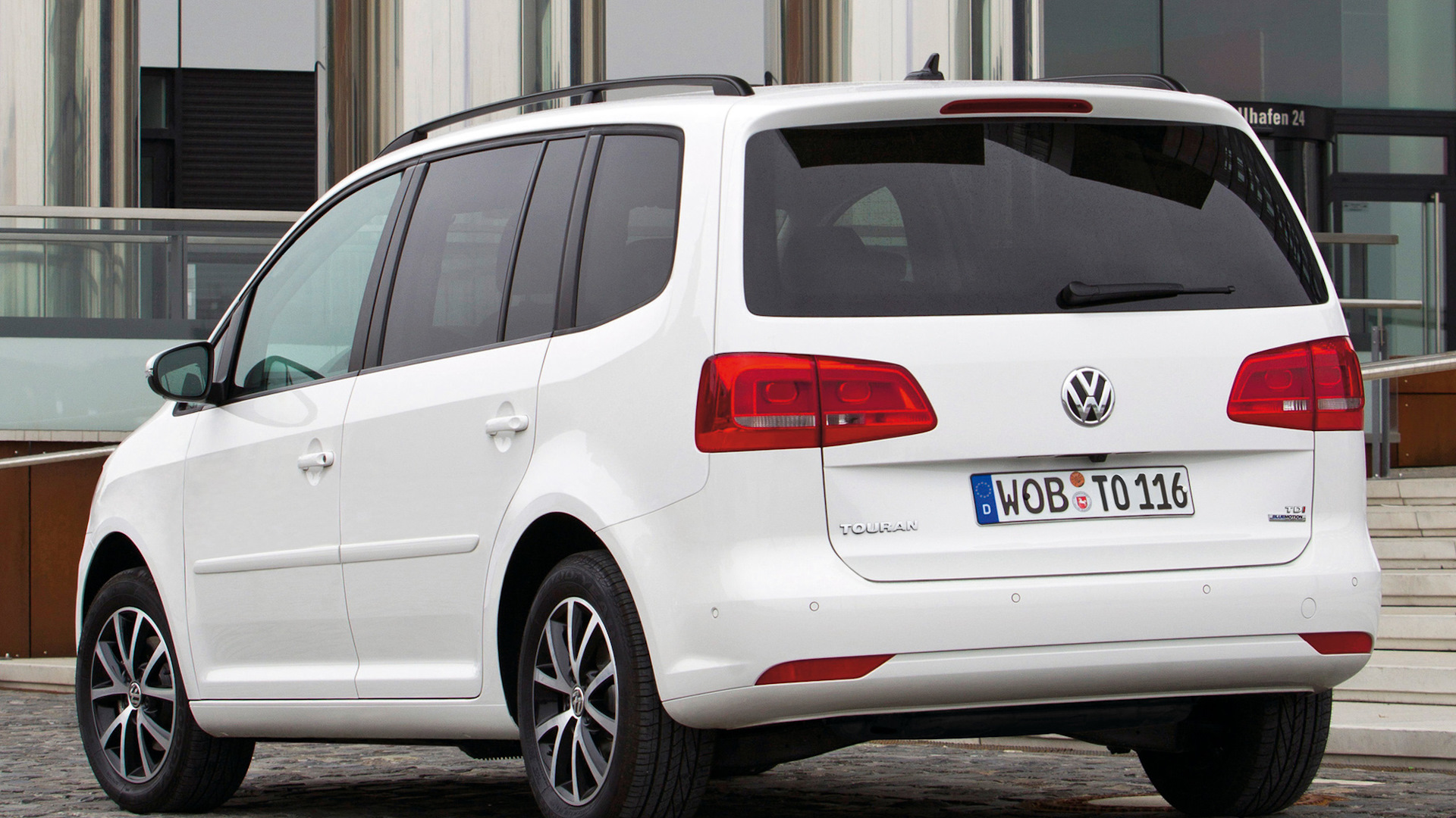 Машина Volkswagen Touran