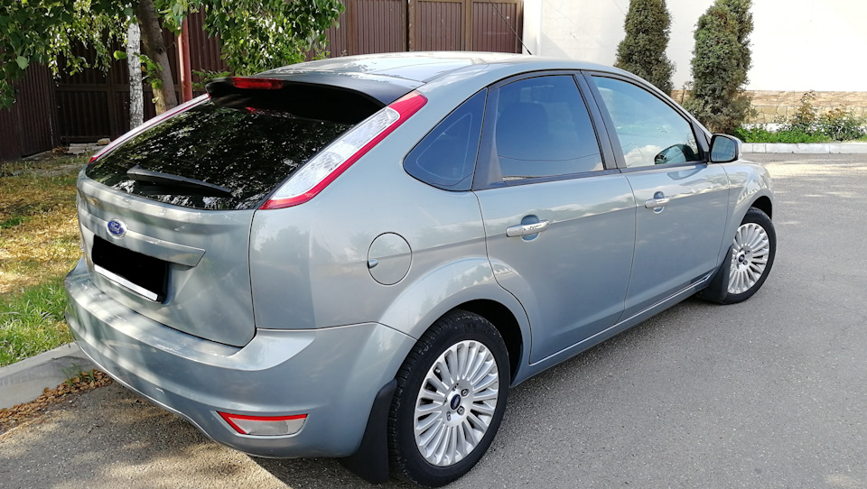 Фокус 2 авито. Ford Focus 2010 хэтчбек.