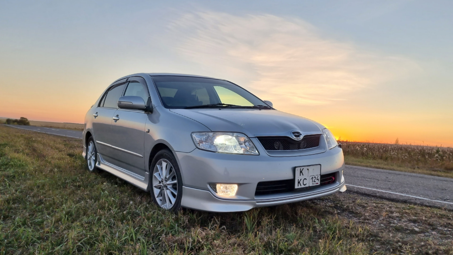 Toyota Corolla Fielder седан