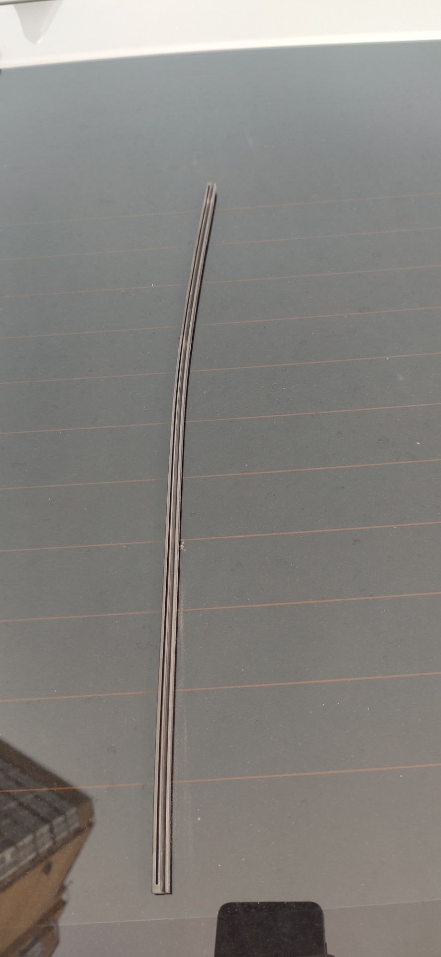 Замена резинки дворника на 5 двери — Toyota Prius Plug-in Hybrid (1G ...