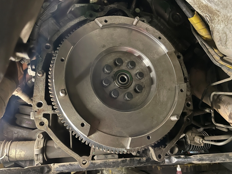 Притянули маховик. Именно притянули. Очень он уж плотно сел на колено. — Toyota Altezza