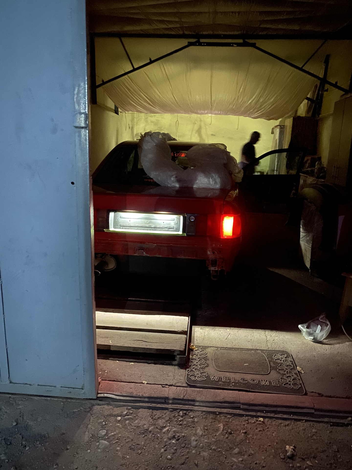 Подсветки номера с алихпресс за 10 $ Ауди с4/а6 — Audi 100 (C4), 2 л ...