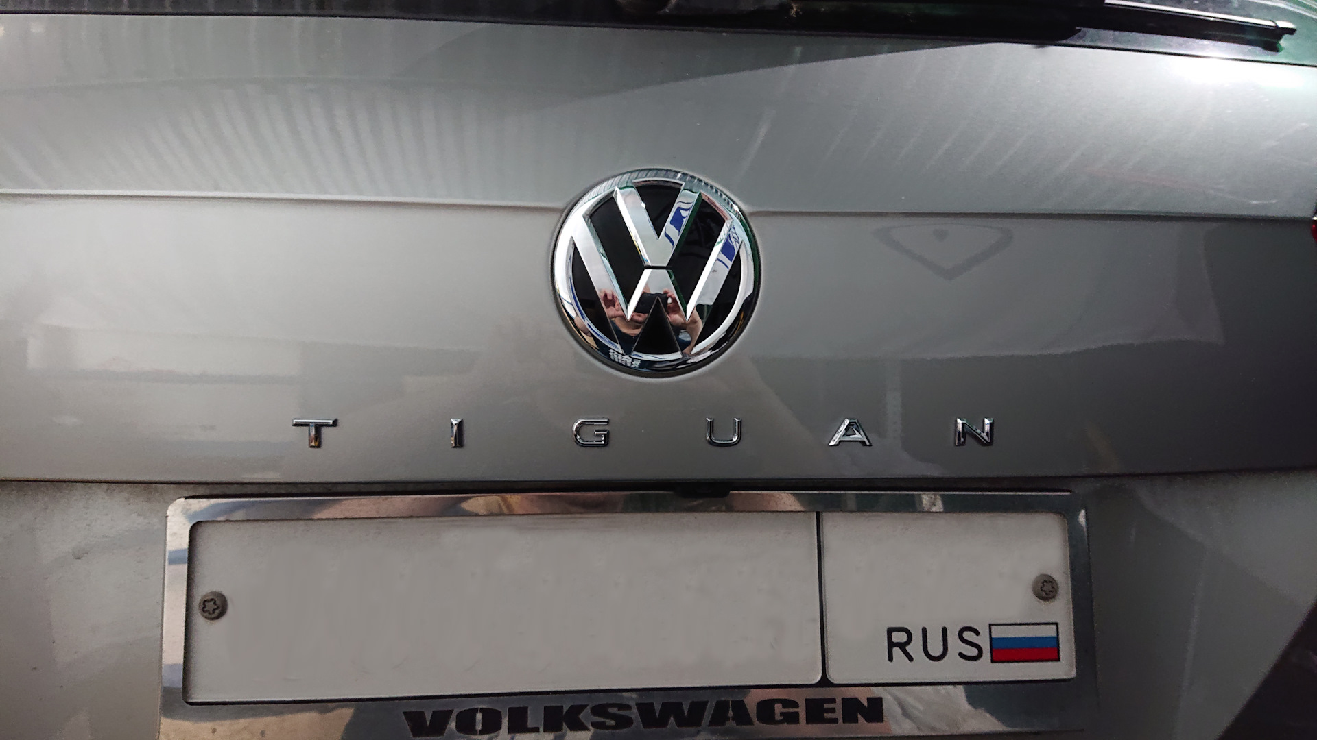 Тигуан шильдики. Tiguan шильдик 2021. Шильдик 4motion Тигуан 2021. Шильдик Тигуан 4 Motion. Тигуан 2016 передний привод шильдик.