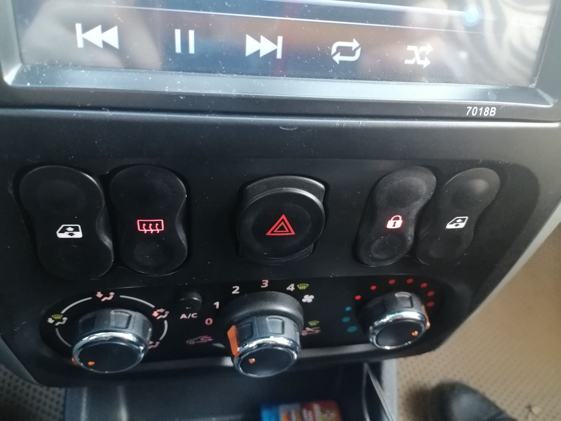 Новые лампочки — Nissan Almera V (G11/15), 1,6 л, 2015 года | просто ...