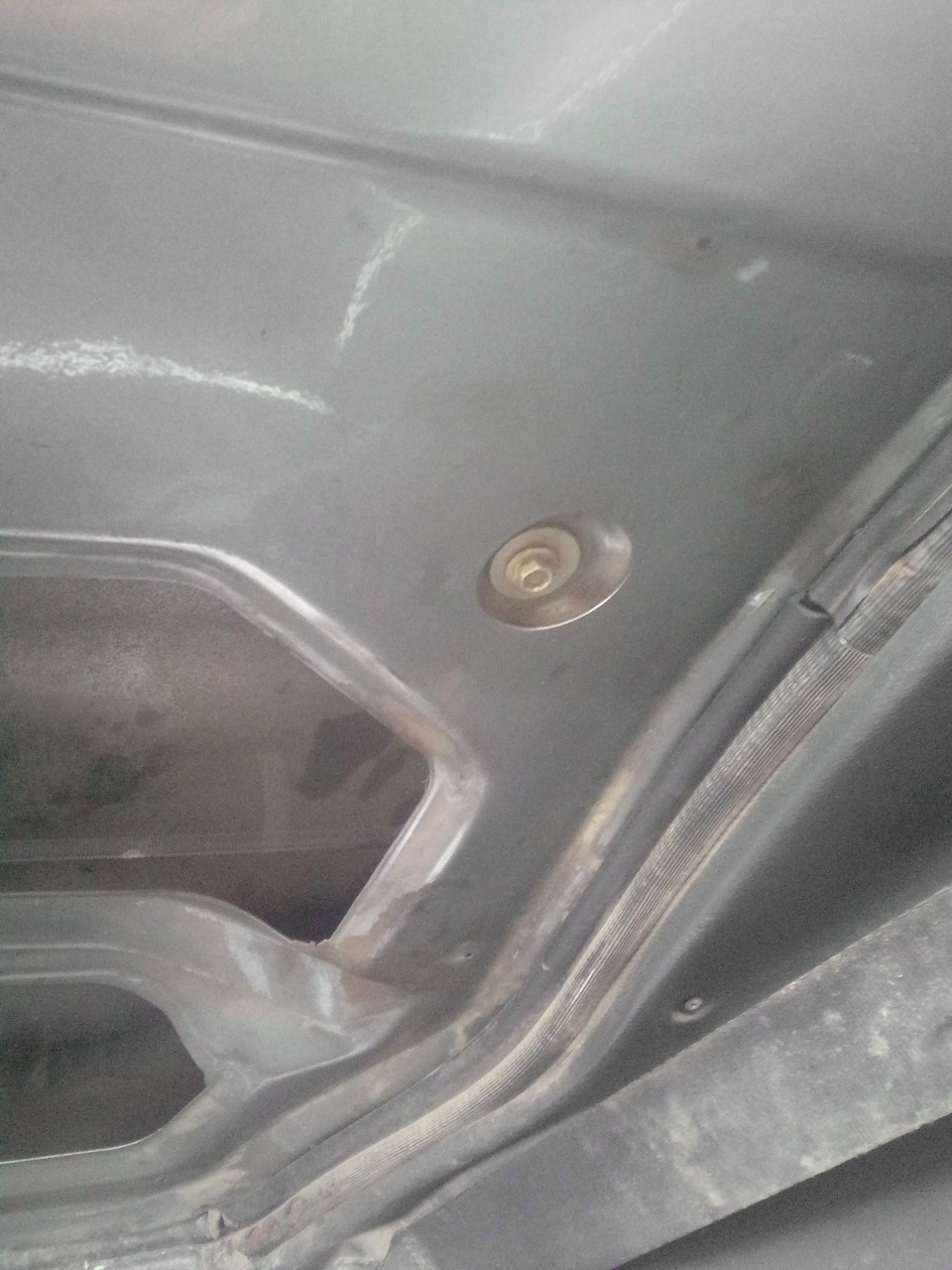 Вот этот болт со стороны замка — Lada 2120 Надежда