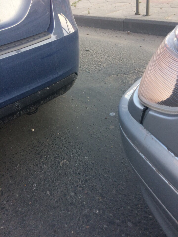 четырка пострадала чуть больше, фаркоп весте не помог — Lada Vesta SW (1G)