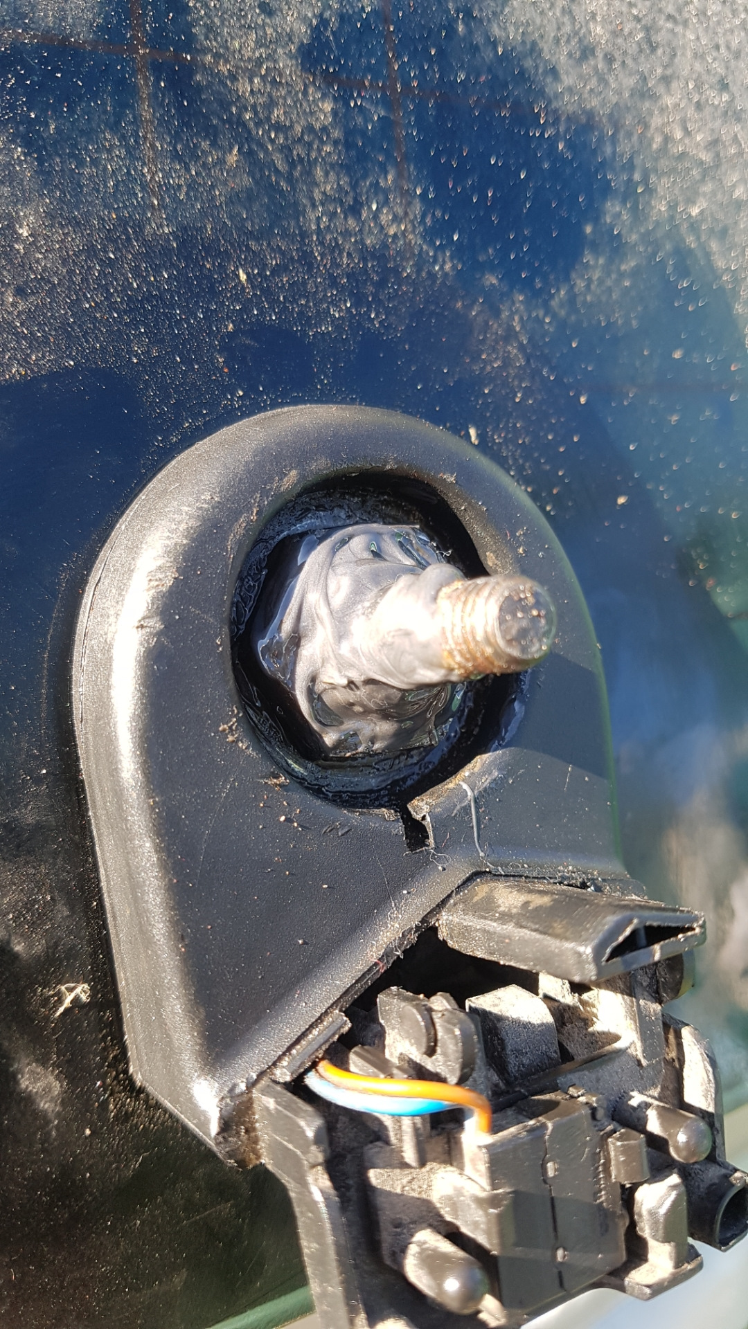 Закис задний дворник как снять Закисшая щетка задней двери - Peugeot 407, 1,6 л, 2009 года другое DRIVE2