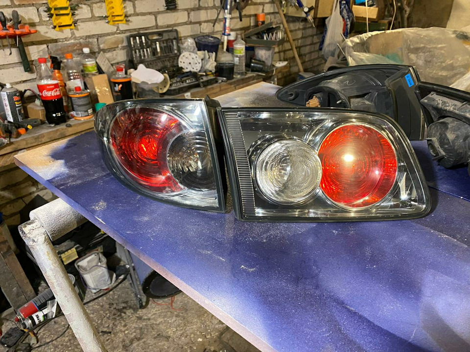 Как снять задние фонари мазда 6 gg