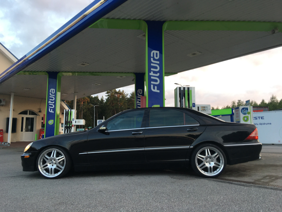 Фото в бортжурнале Mercedes-Benz S-Class (W220)