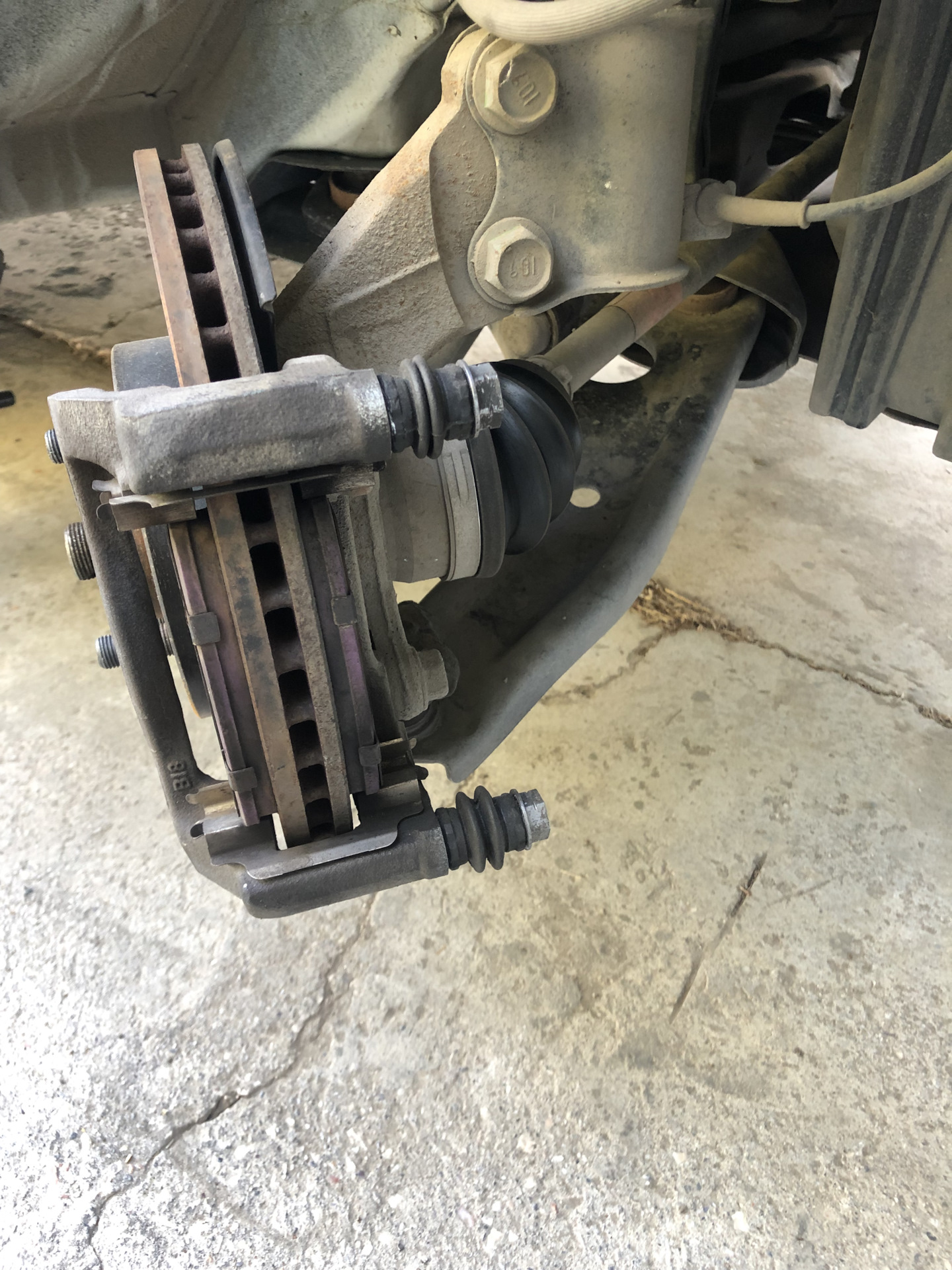 Направляющие суппортов — Nissan Micra (K13), 1,2 л, 2013 года | поломка ...