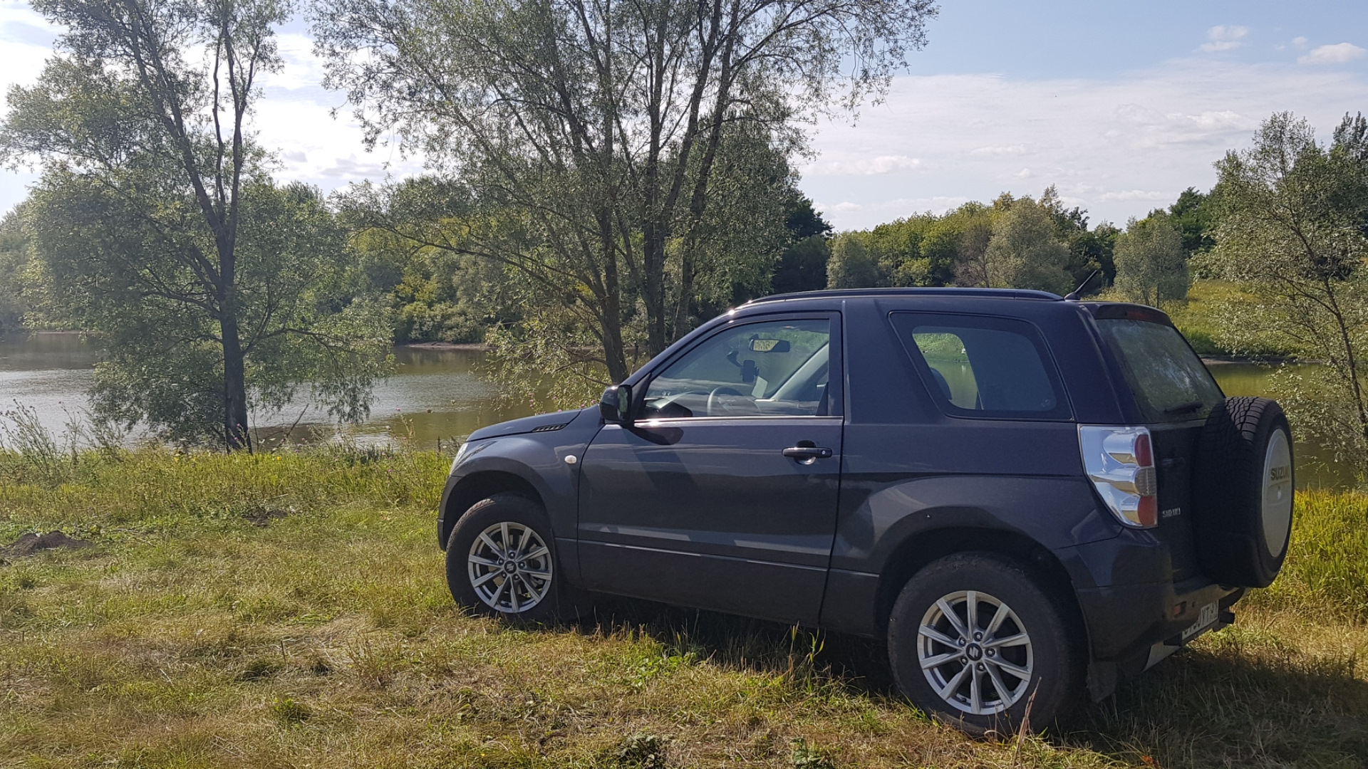 Драйв 2 сузуки. Сузуки Гранд Витара с прицепом. Диски КИК Гранд Витара. Кайрон и Гранд Витара сравнение.