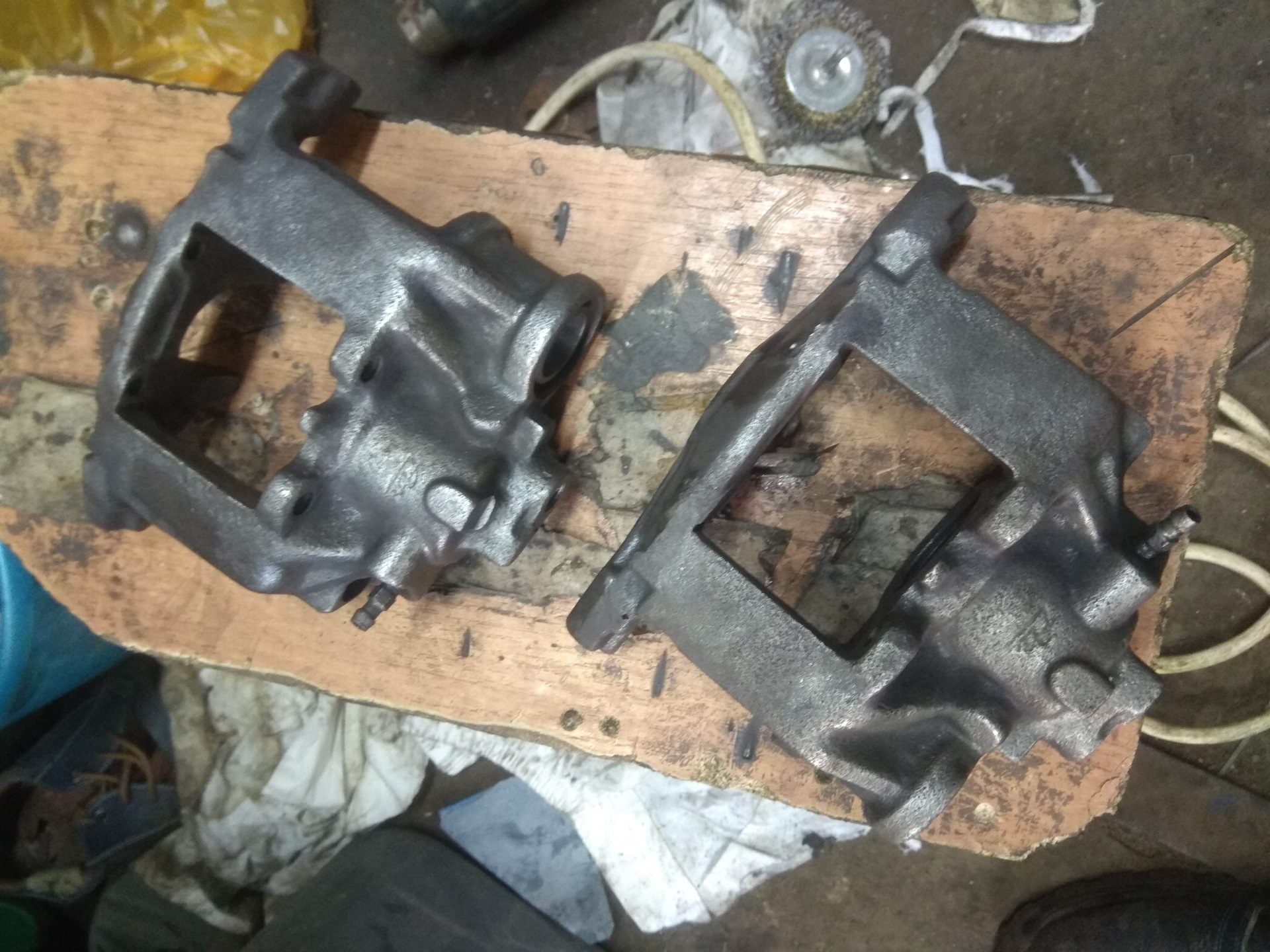 задний суппорт пежо