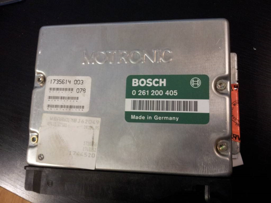 Bosch 5.2. ЭБУ бош 405. ЭБУ Bosch e34. Бош е30 мозги. ЭБУ БМВ е34.