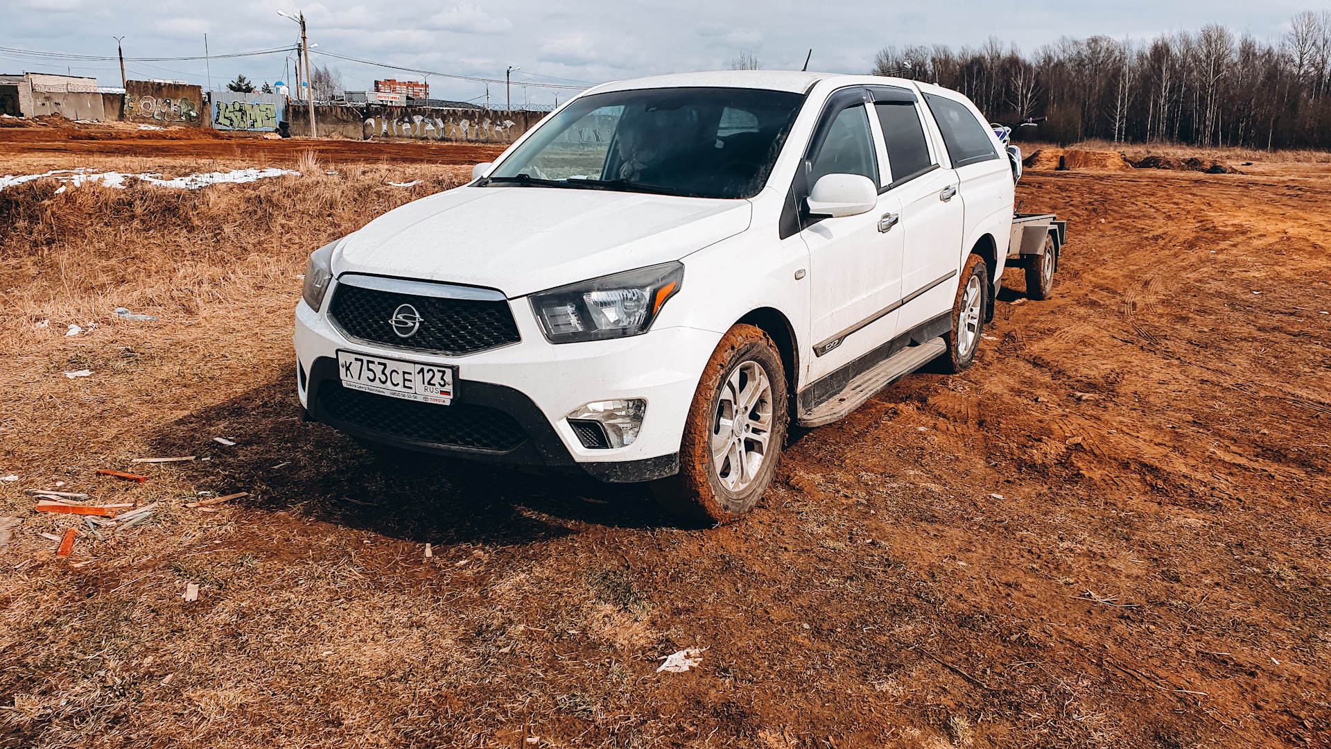 Саньенг корандо отзывы. SSANGYONG Korando Sports. Саньенг Корандо спорт 2012. SSANGYONG Motors Korando Sports 2012. SSANGYONG Korando Sports тюнинг.