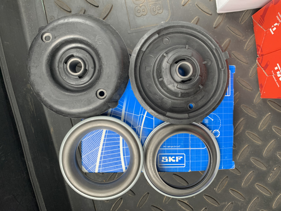 Комплект опорников SKF VKDA35333T — Peugeot 308 (1G). Запчасти на фото: VKDA35333T