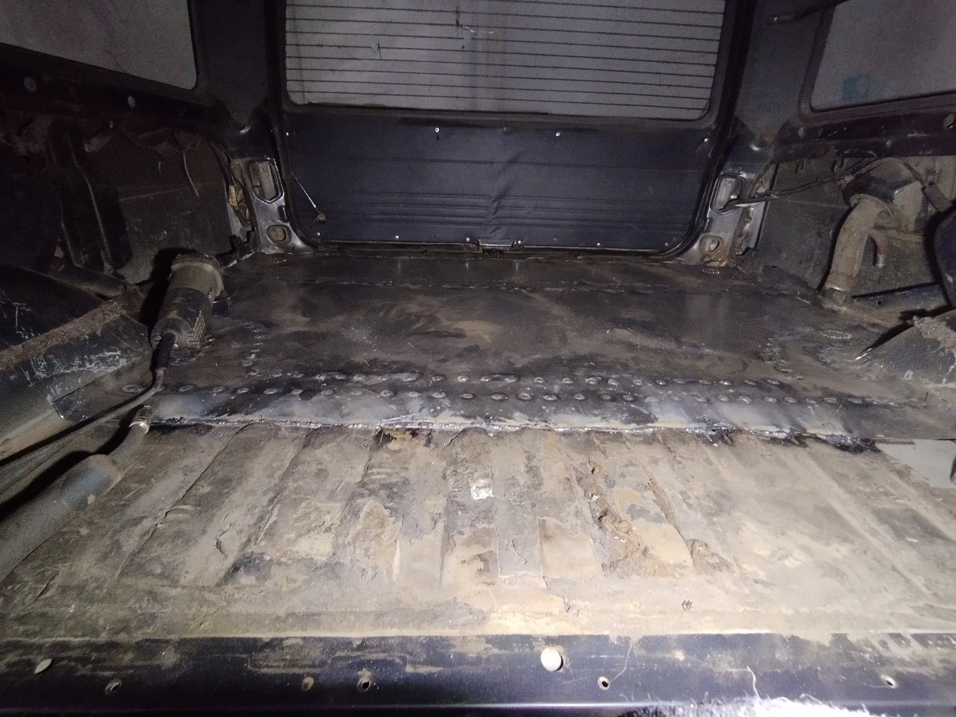 Настилка пола багажника — Toyota Crown Wagon (S130), 2 л, 1993 года ...