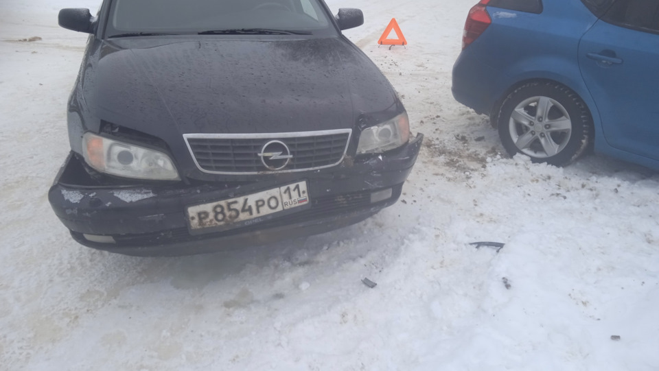 Жизнь-боль… — Opel Omega B, 2,6 л., 2002 года | ДТП | DRIVE2
