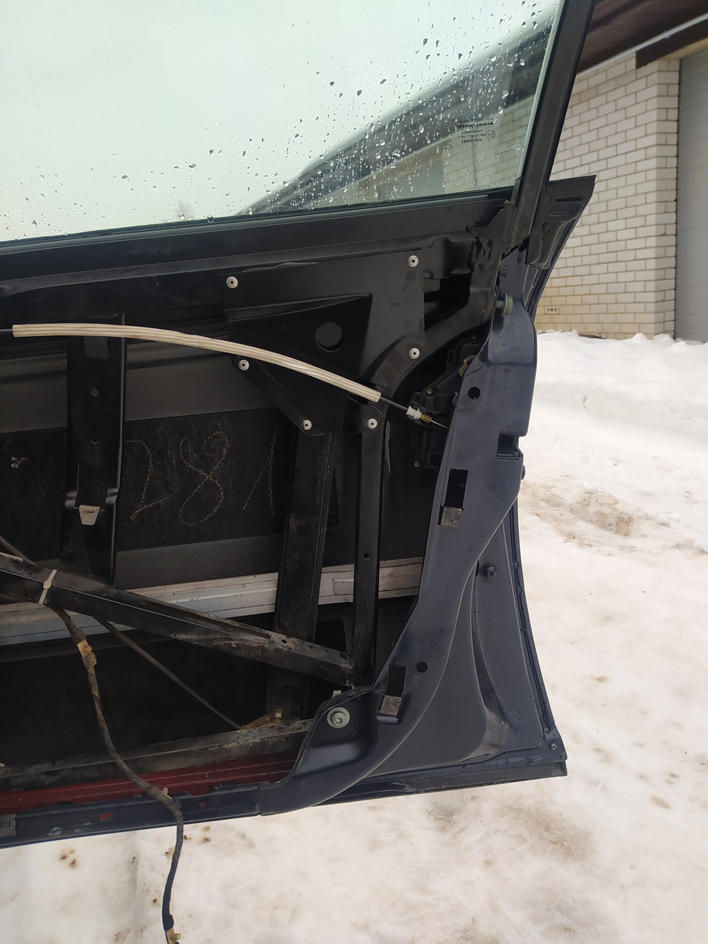 Поставил задний замок двери в переднюю пассажирскую — Audi A6 Avant (C5 ...