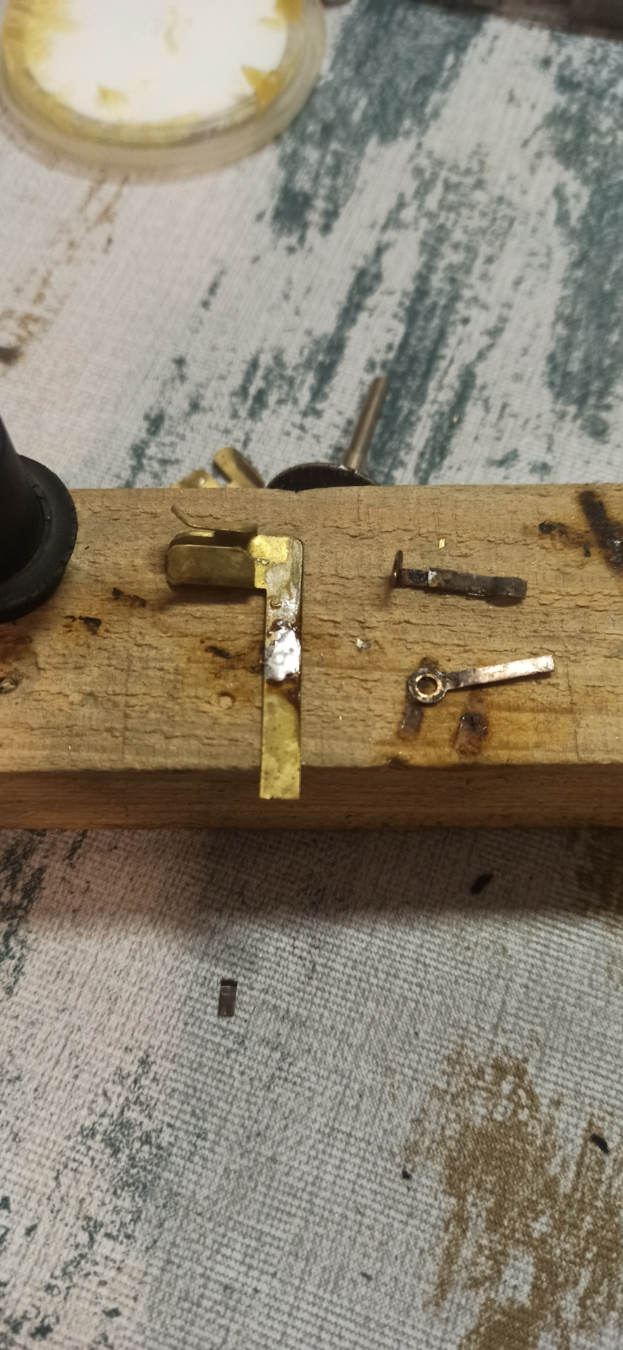 При открывании дверей срабатывает сигнализация. Сигнализация опель астра g 1998. Срабатывание сигнализации. При открывании дверей срабатывает сигнализация. Разъем поворотника киа спектра.