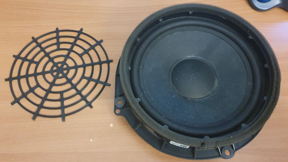 Дербаним штатный хрипящий динамик — Audi A6 (C7), 2 л, 2017 года ...