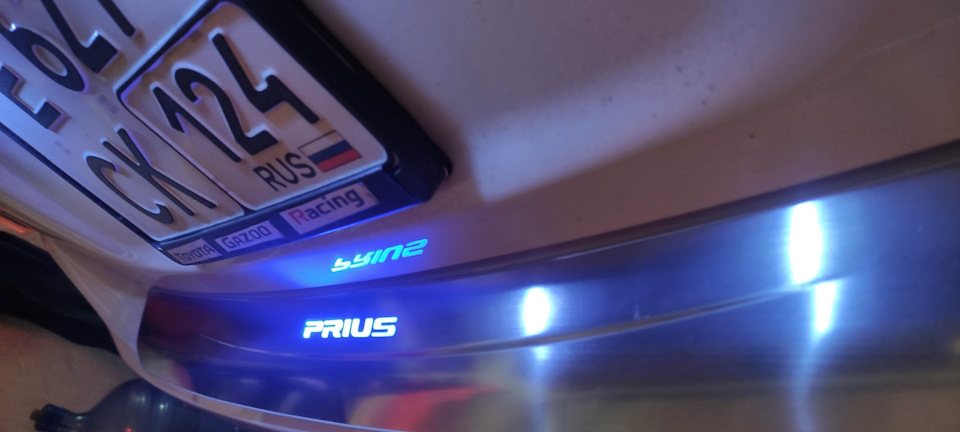 Установка накладки бампера — Toyota Prius (30), 1,8 л, 2015 года ...