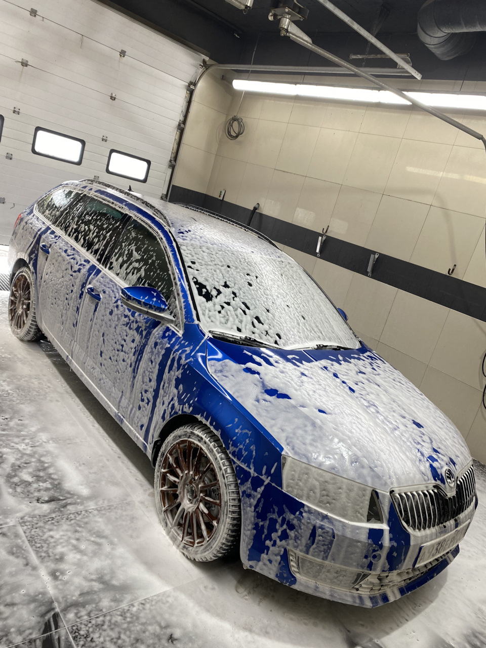 Замена брызговиков!) — Skoda Octavia Combi A7 Mk3, 1,8 л, 2014 года ...