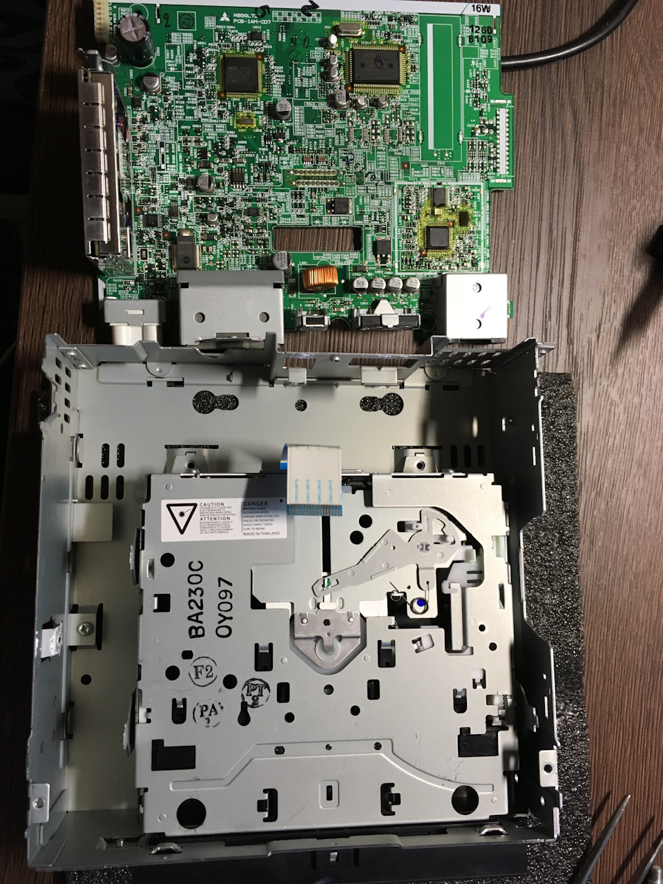 Воткнул новый CD привод, включаю магнитолу, все читает, названия треков пишет, но нет звука… — Volvo C30