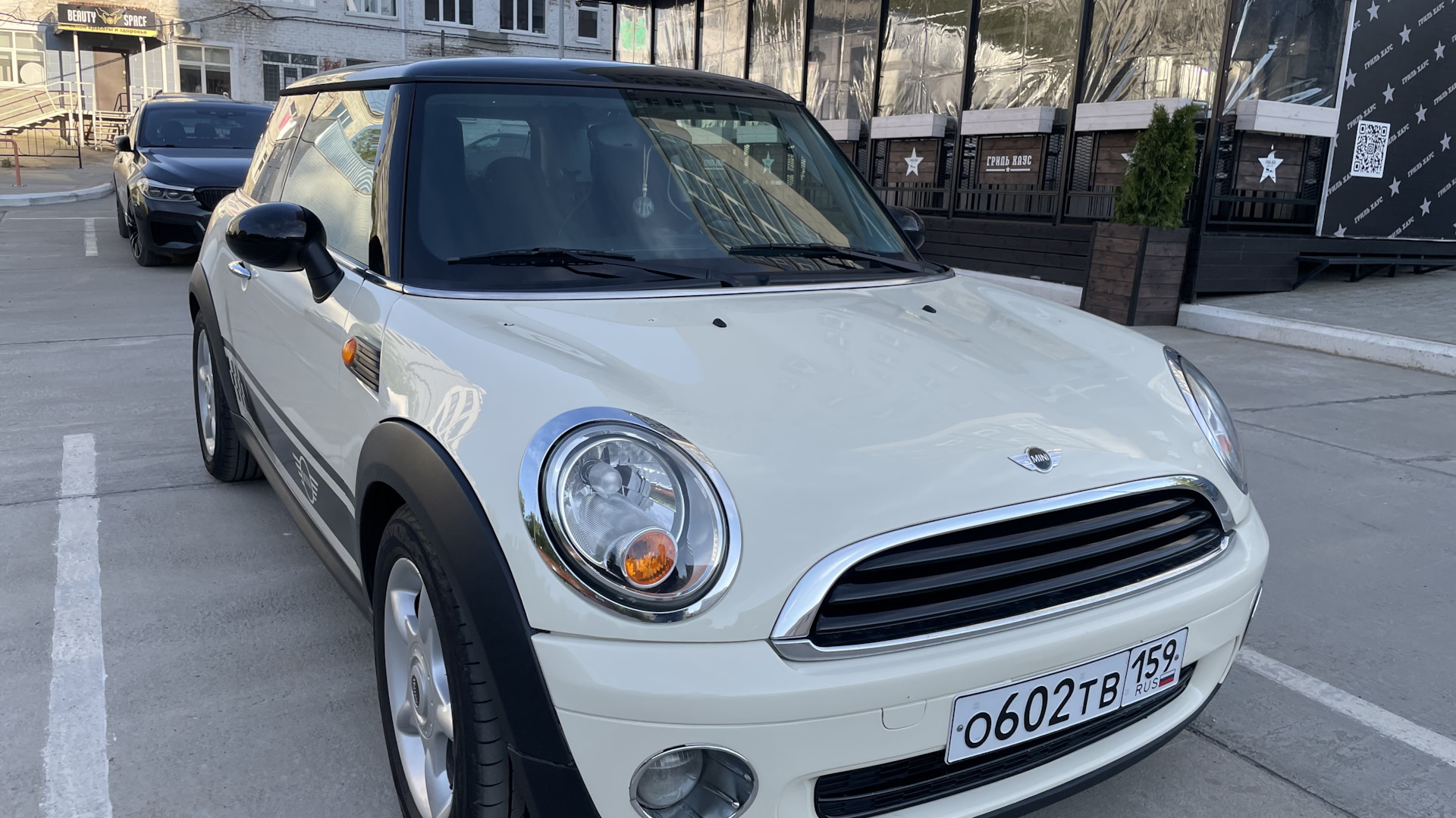 Продажа MINI One Mk II 2008 (бензин, МКПП) — с историей обслуживания —  DRIVE2.RU