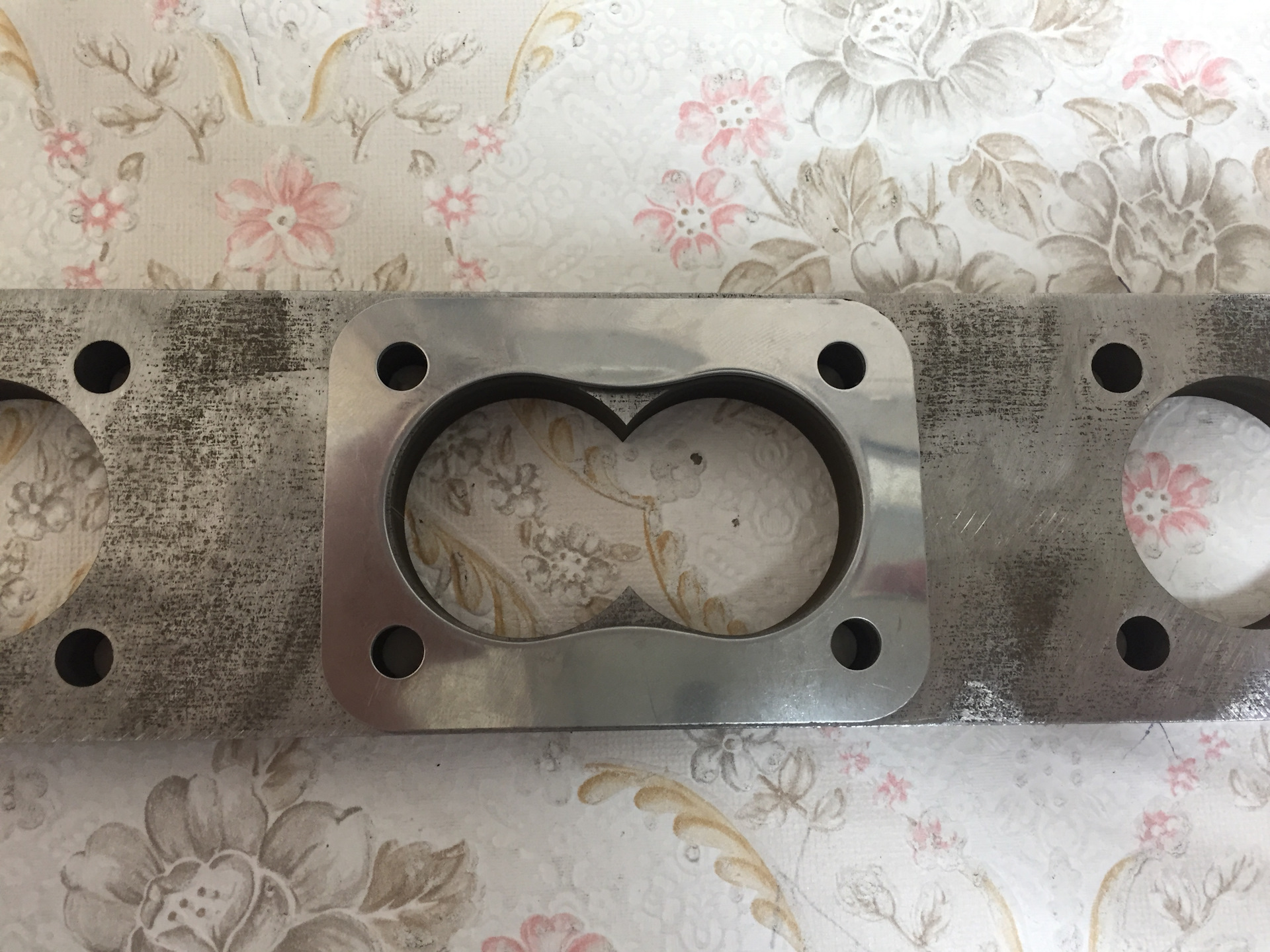 Фланец коллектора honda. Фланец под выхлопной коллектор. Фланец выпускного коллектора d16z6. Коллектор выпускной man tga. Фланец выпускного коллектора 2108.