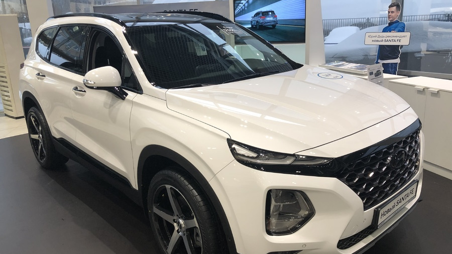 Отзыв santa fe 4. Хендай Санта Фе 2019 белый. Hyundai Santa Fe 4 антихром белый. Hyundai Santa Fe 2019 антихром. Hyundai Santa Fe 2019 Tuning.