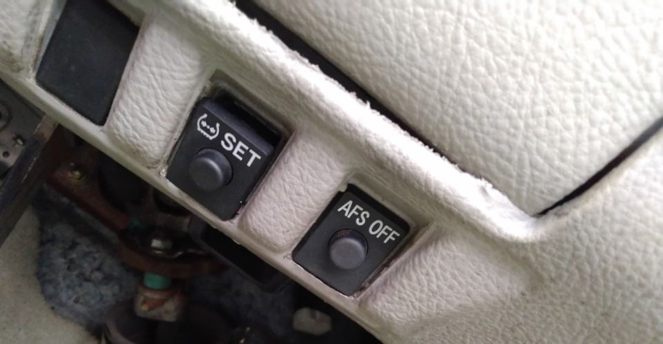 Кнопка «VSC» — Lexus RX (2G), 3,3 л, 2005 года | своими руками | DRIVE2