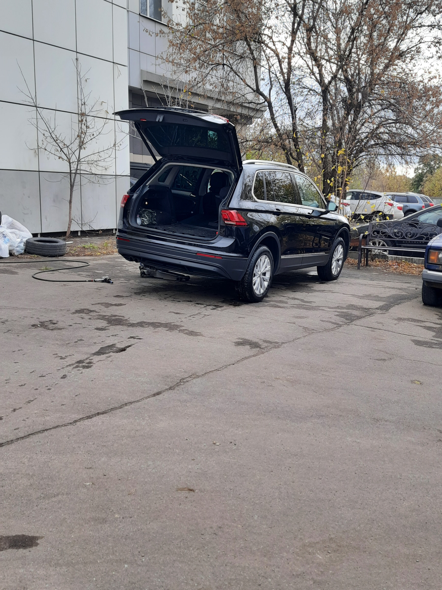 Шиномонтаж на зиму — Volkswagen Tiguan (2G), 2 л, 2017 года | визит на ...